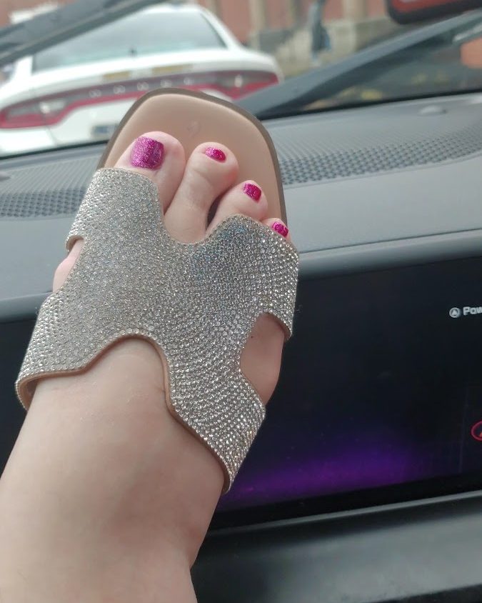 Neutral toned pedicure